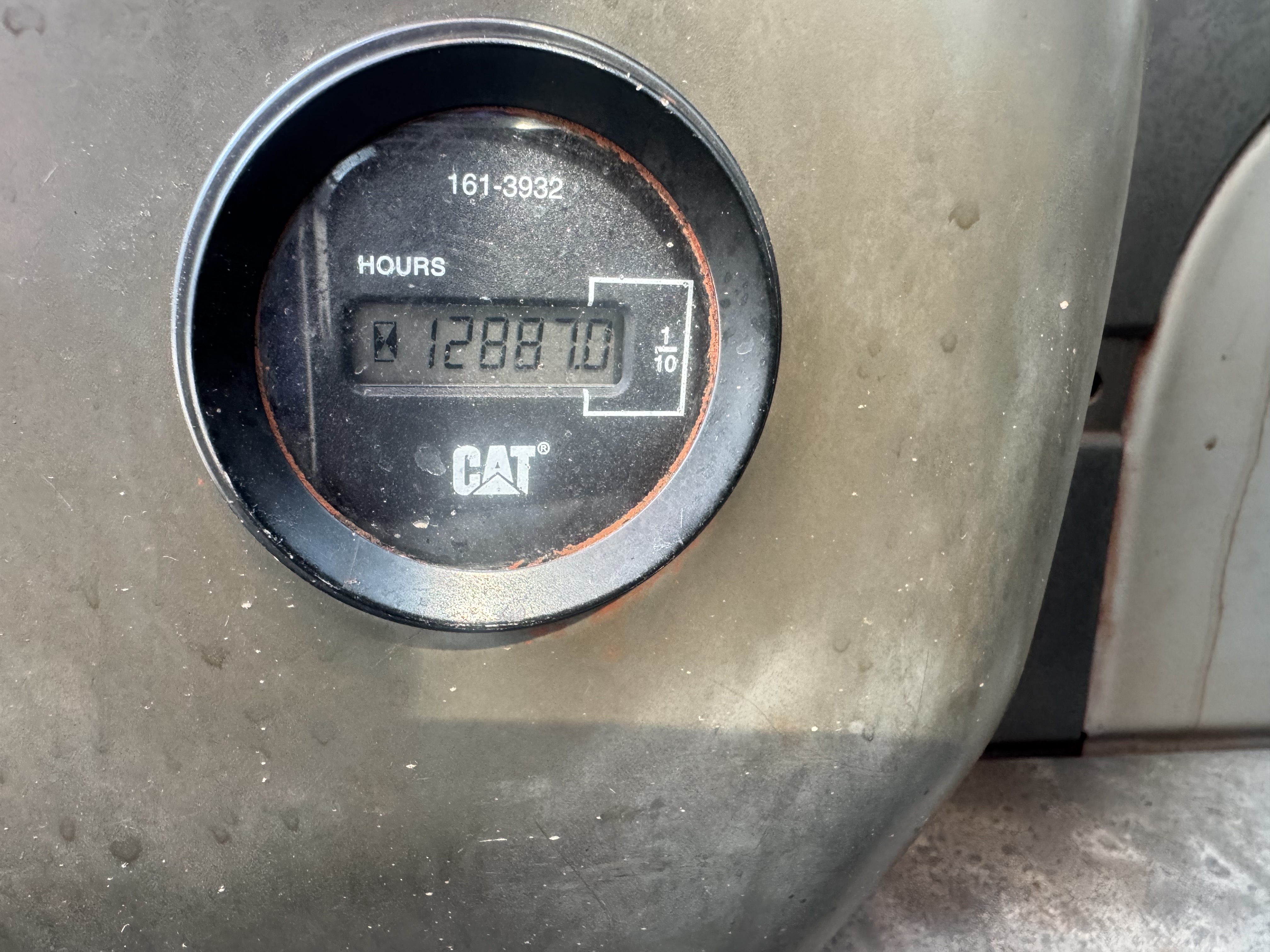 MDX-022-Cat-320DL-Medium-excavators-inspection-General-Hour-meter-1
