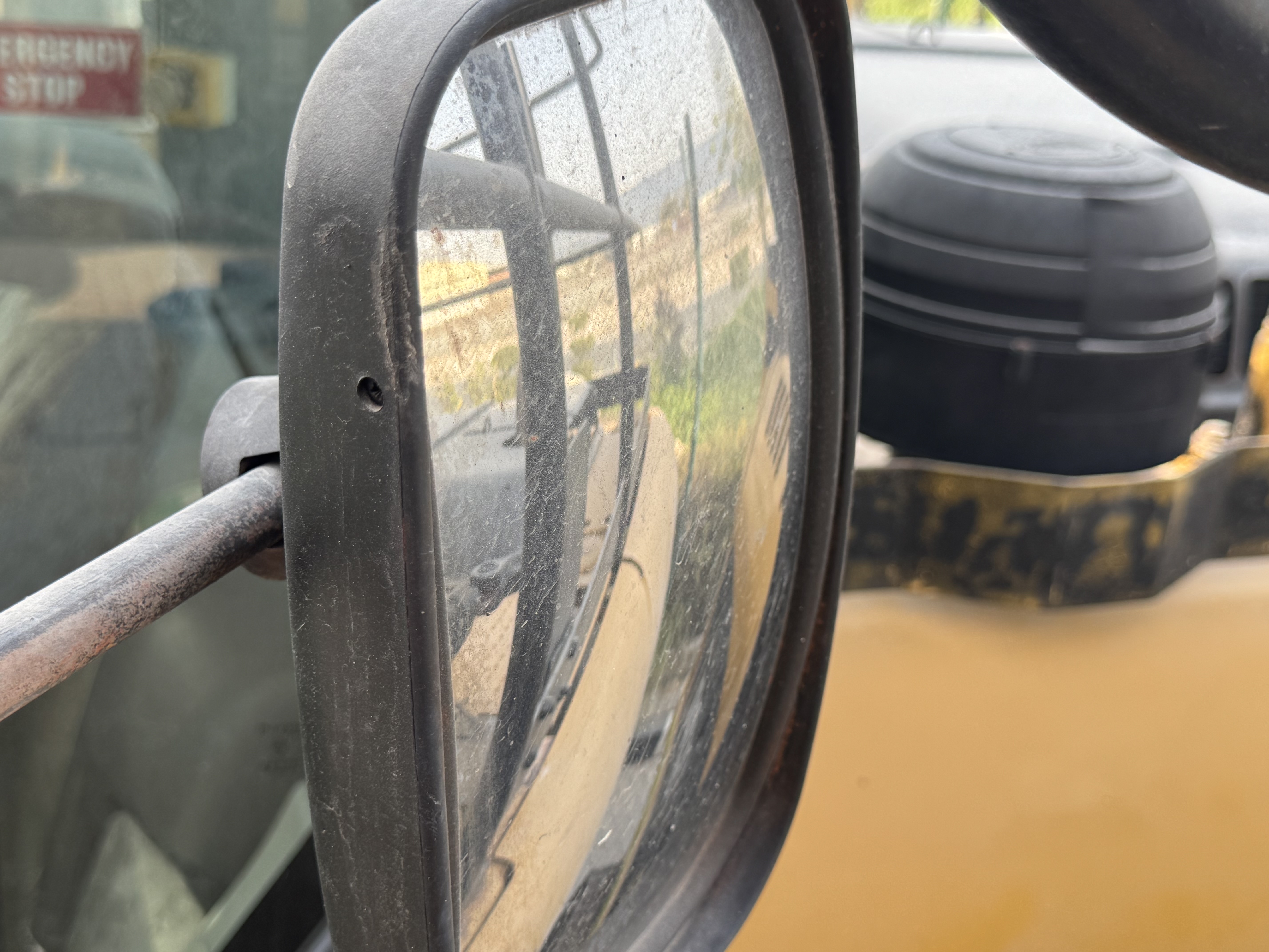 MDX-022-Cat-320DL-Medium-excavators-inspection-Cabin-Mirrors-1