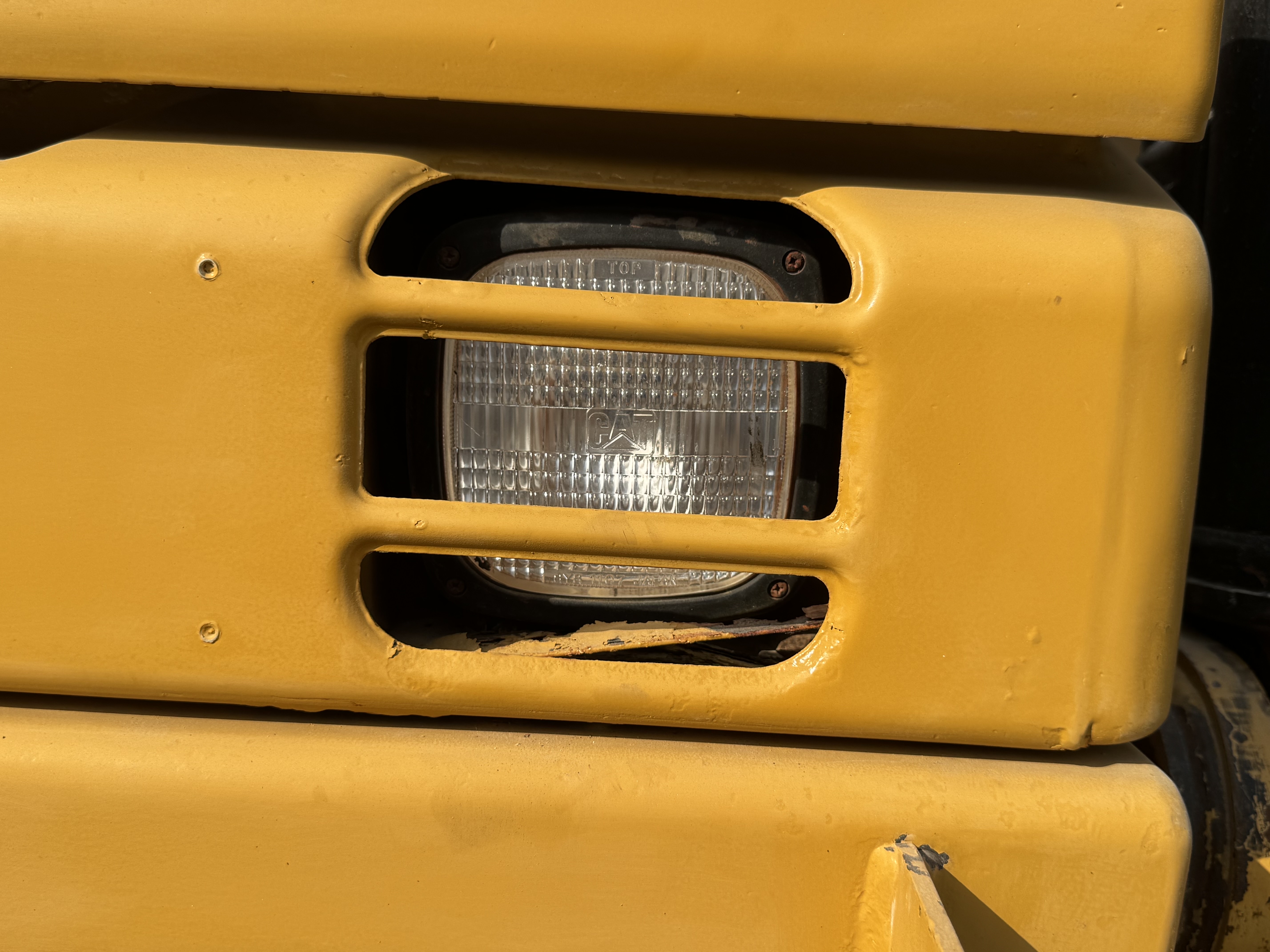 MDX-022-Cat-320DL-Medium-excavators-inspection-Electronics-Lights-and-signals-1