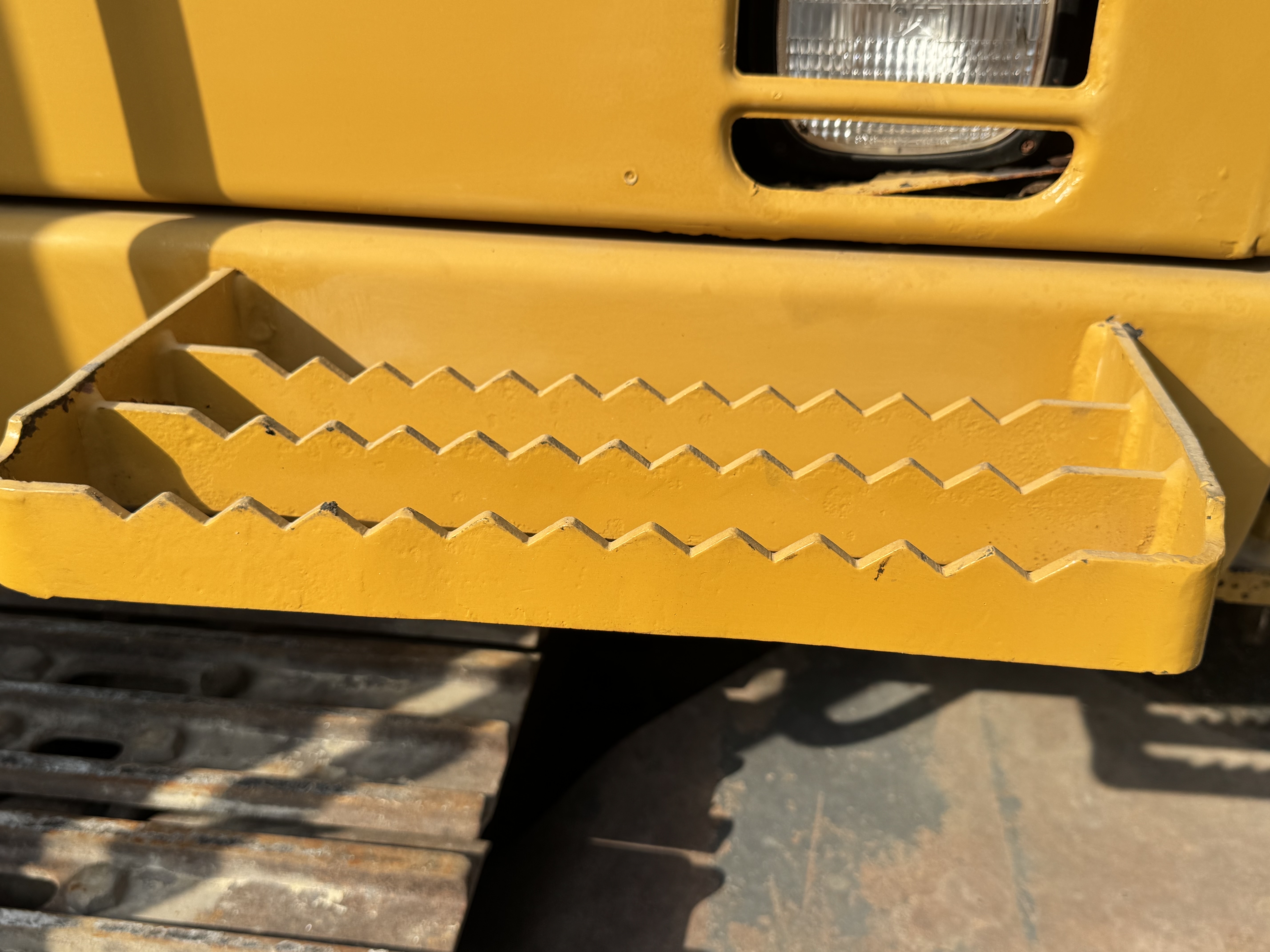 MDX-022-Cat-320DL-Medium-excavators-inspection-Electronics-Lights-and-signals-1