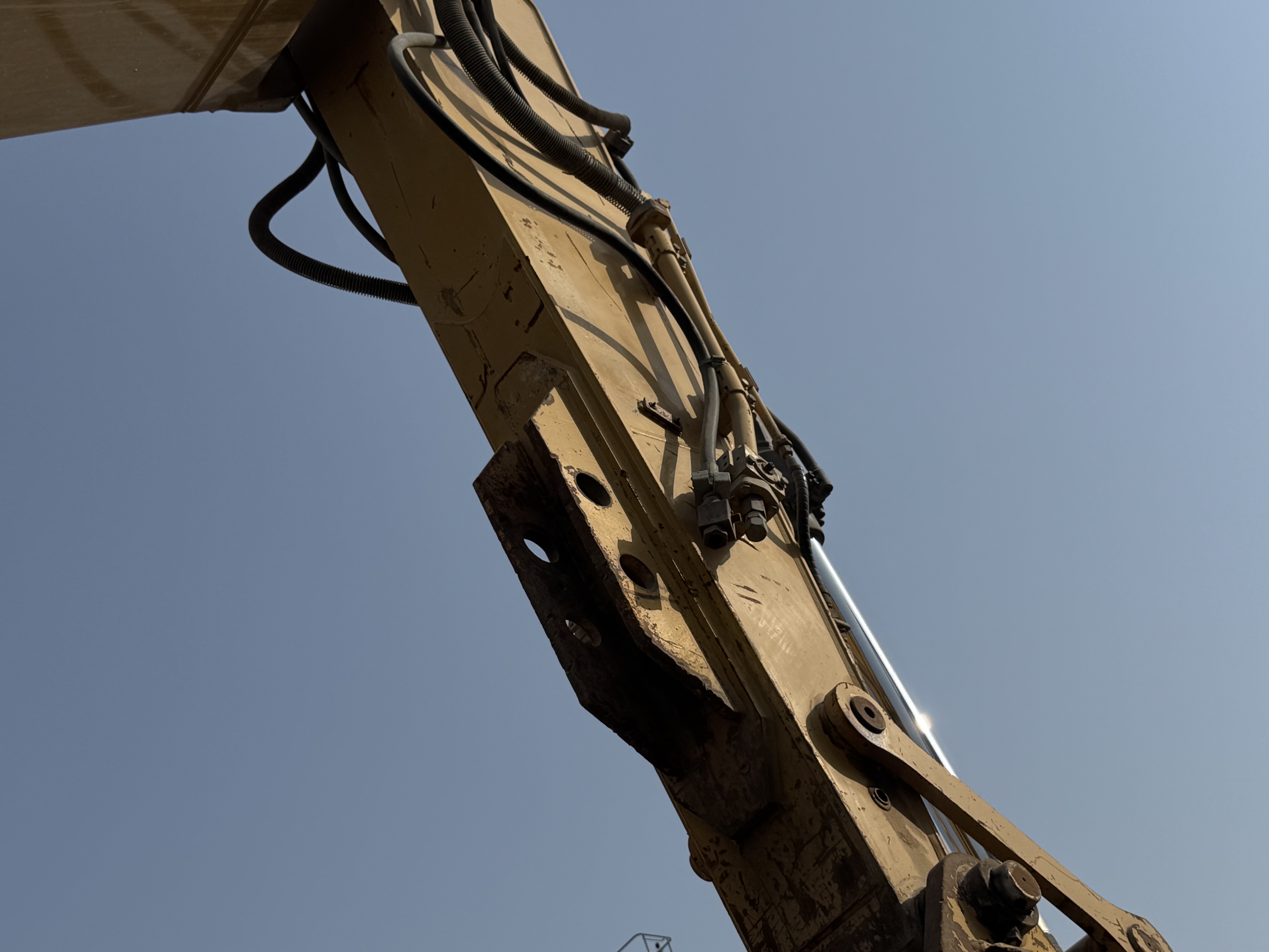 MDX-022-Cat-320DL-Medium-excavators-inspection-Chassis-Stick-1