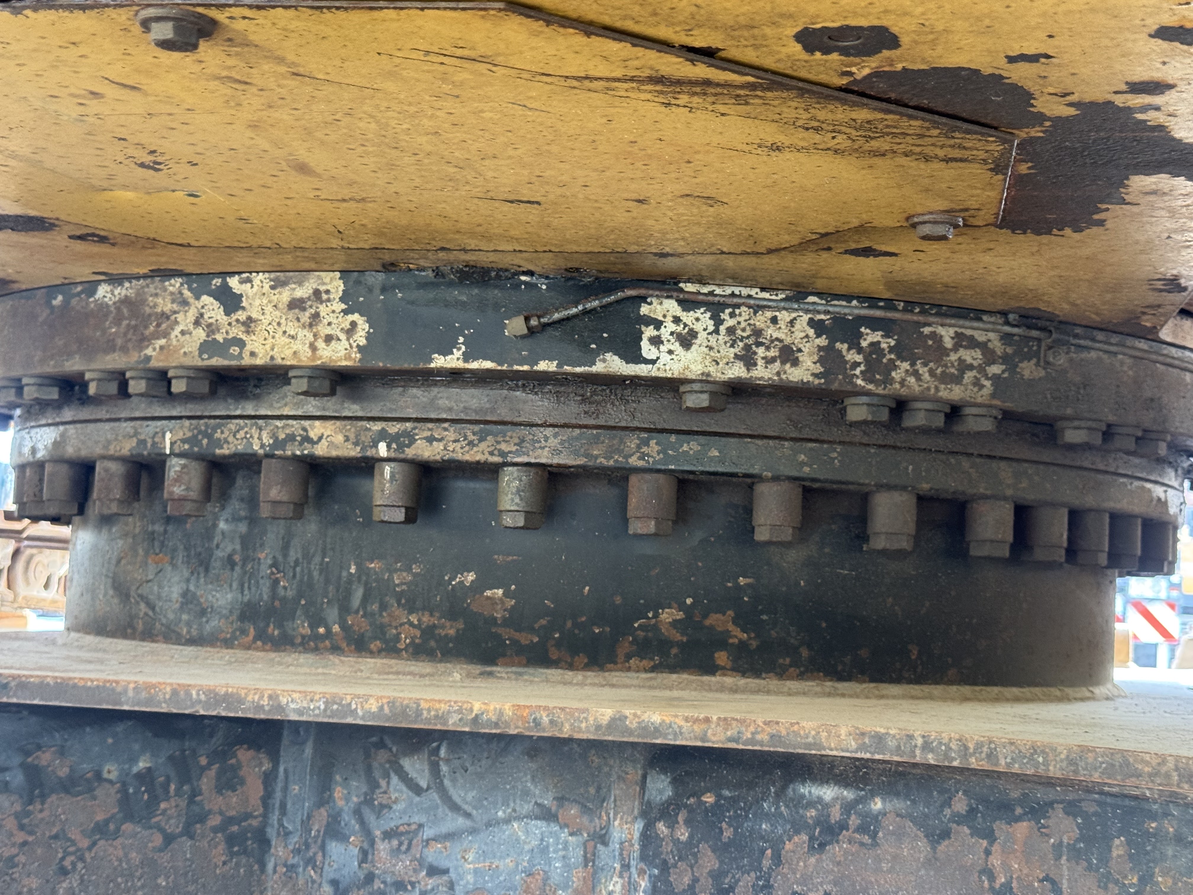 MDX-022-Cat-320DL-Medium-excavators-inspection-Hydraulics-Center-swivel-joint-1