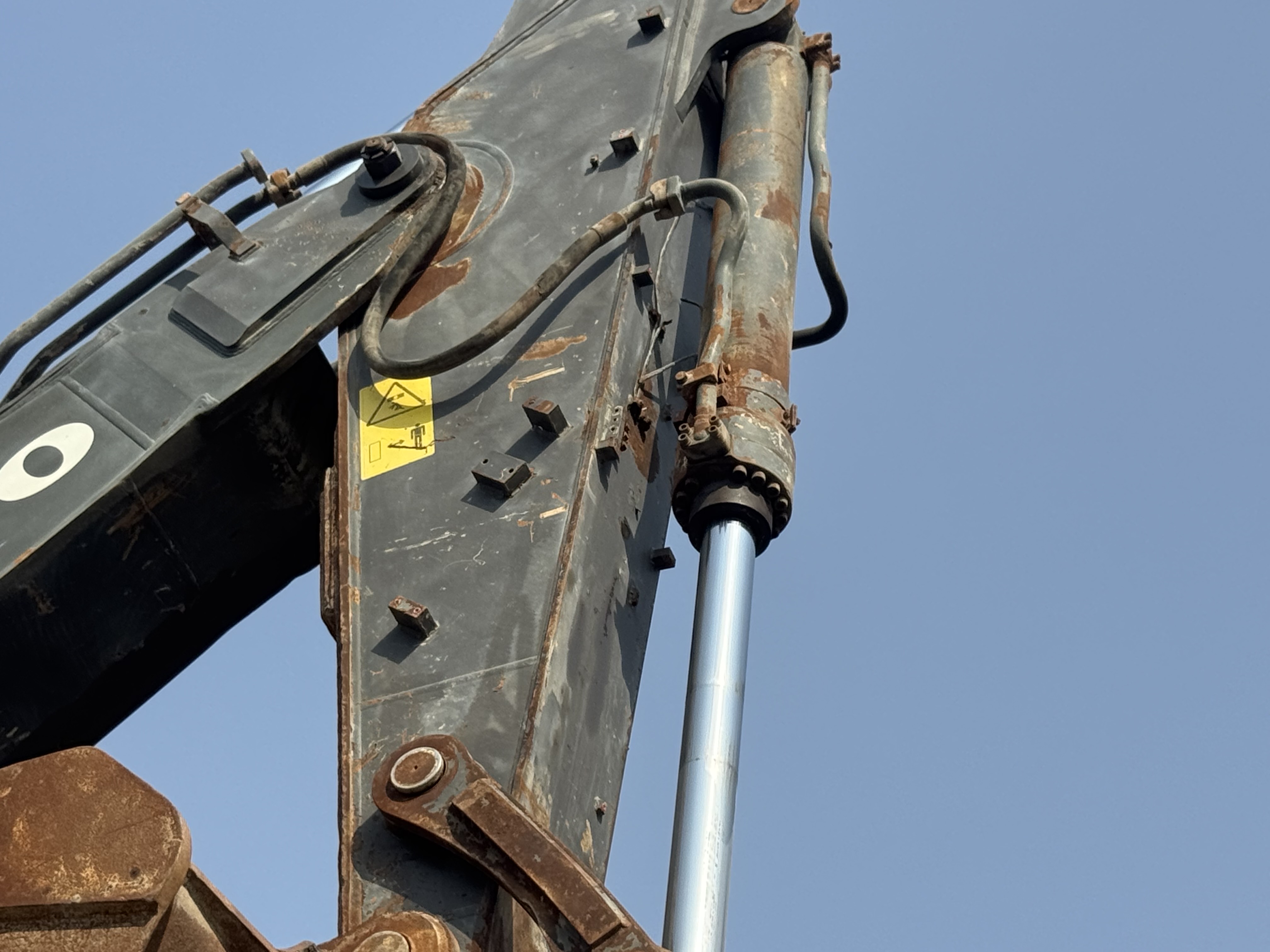 LEX-008-Volvo-EC480DL-Large-excavators-inspection-Chassis-Stick-1
