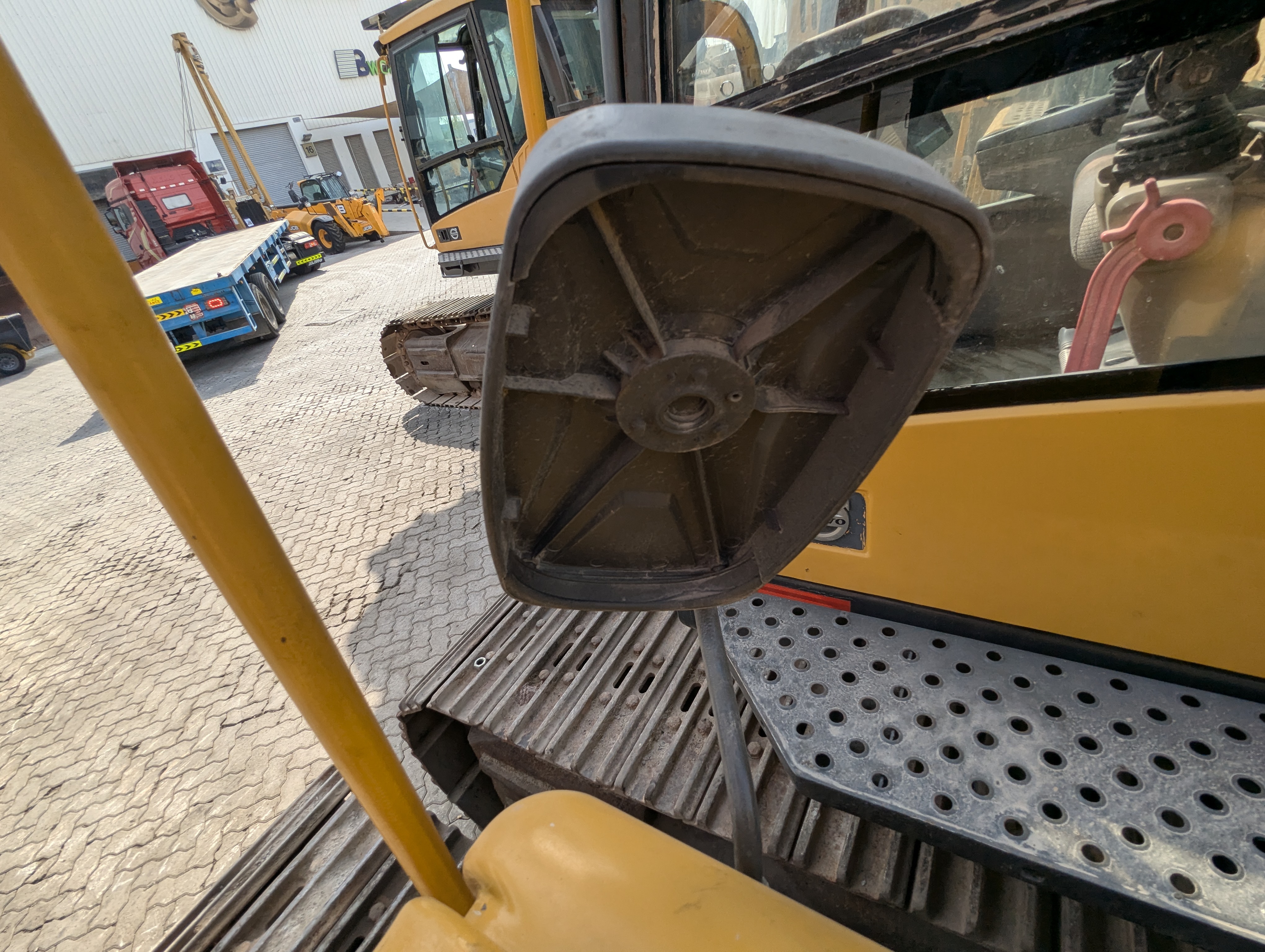 LEX-009-Volvo-EC480DH-Large-excavators-inspection-Cabin-Mirrors-1