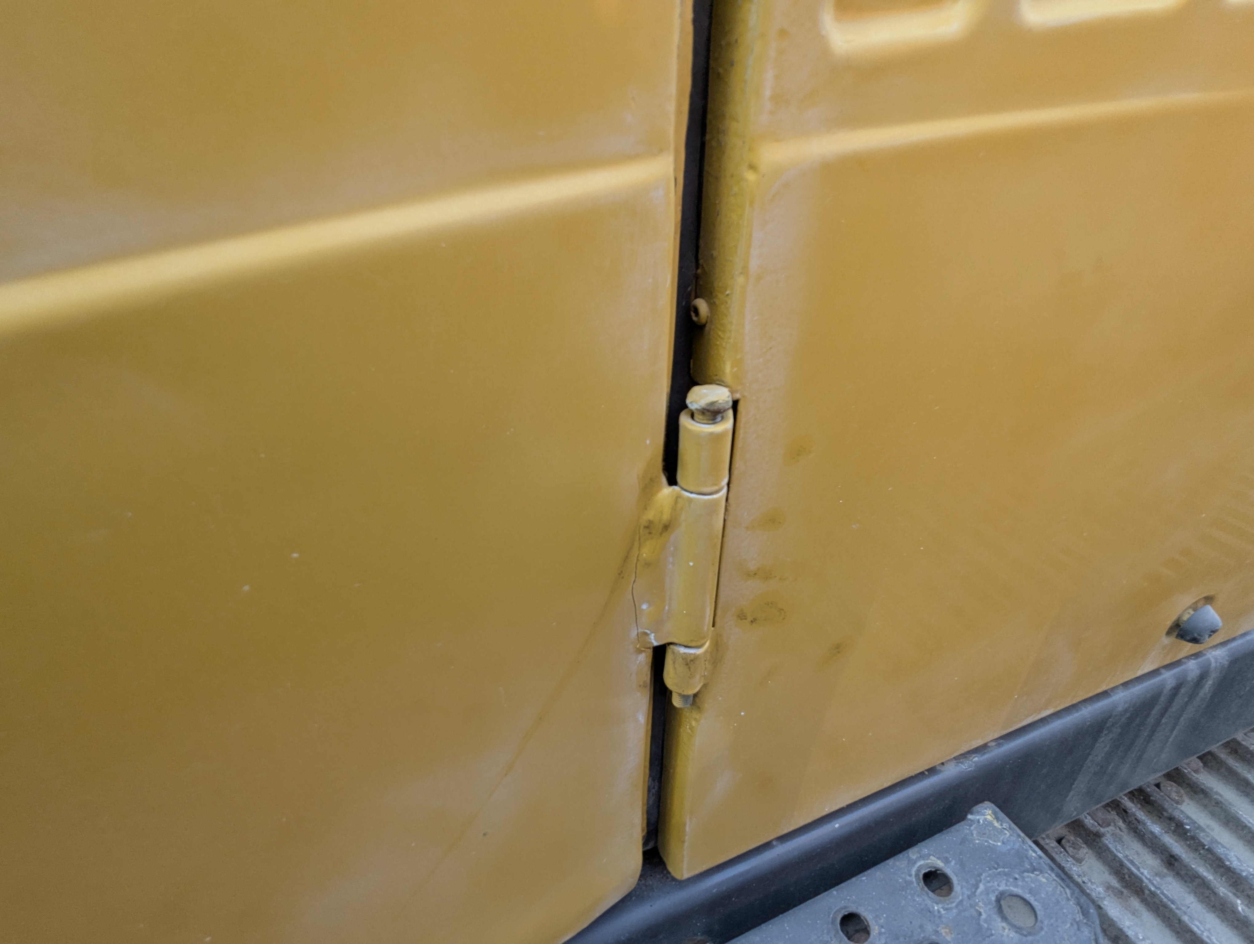 LEX-009-Volvo-EC480DH-Large-excavators-inspection-Structure-Doors-1