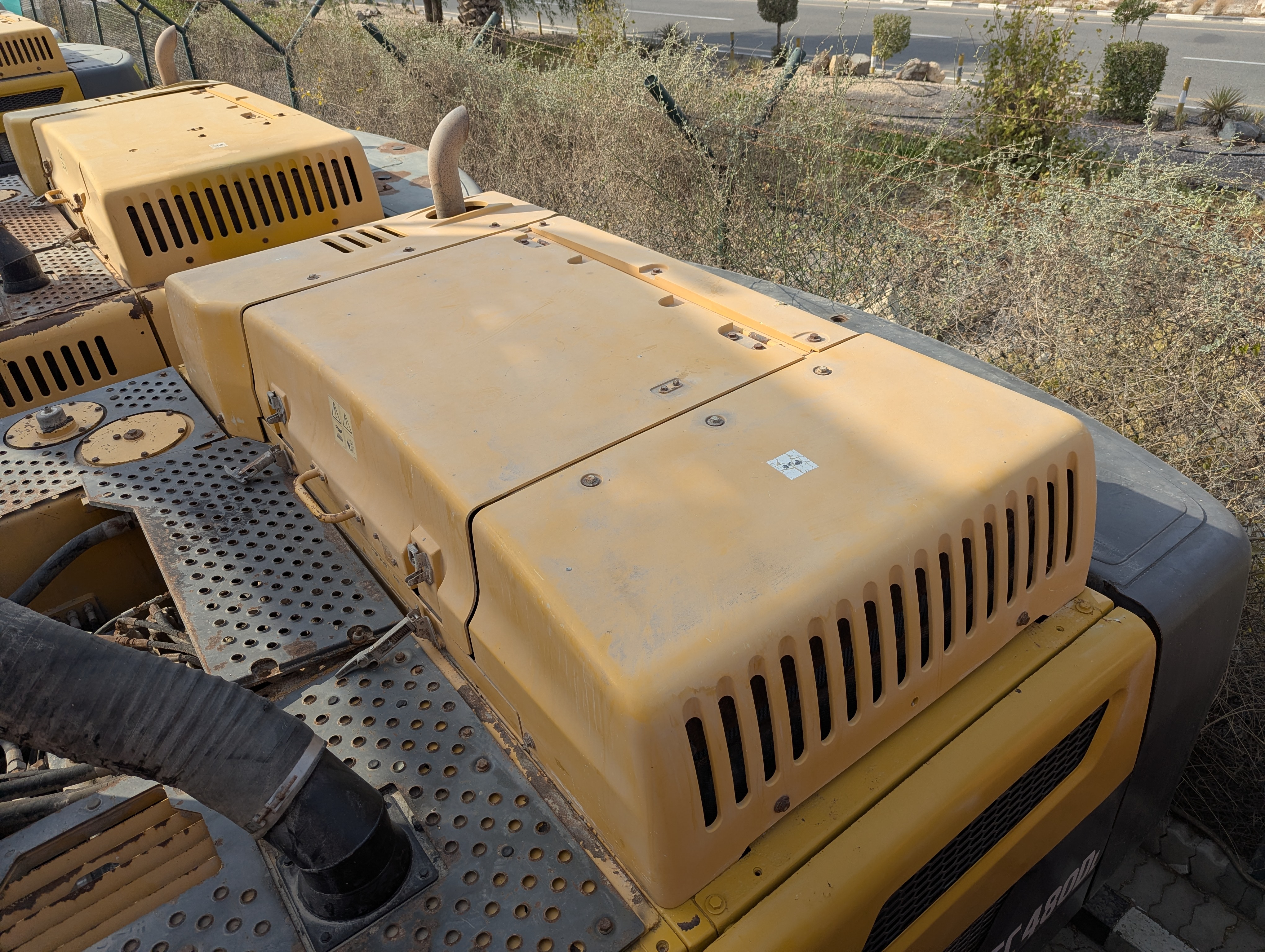 LEX-009-Volvo-EC480DH-Large-excavators-inspection-Structure-Paint-1