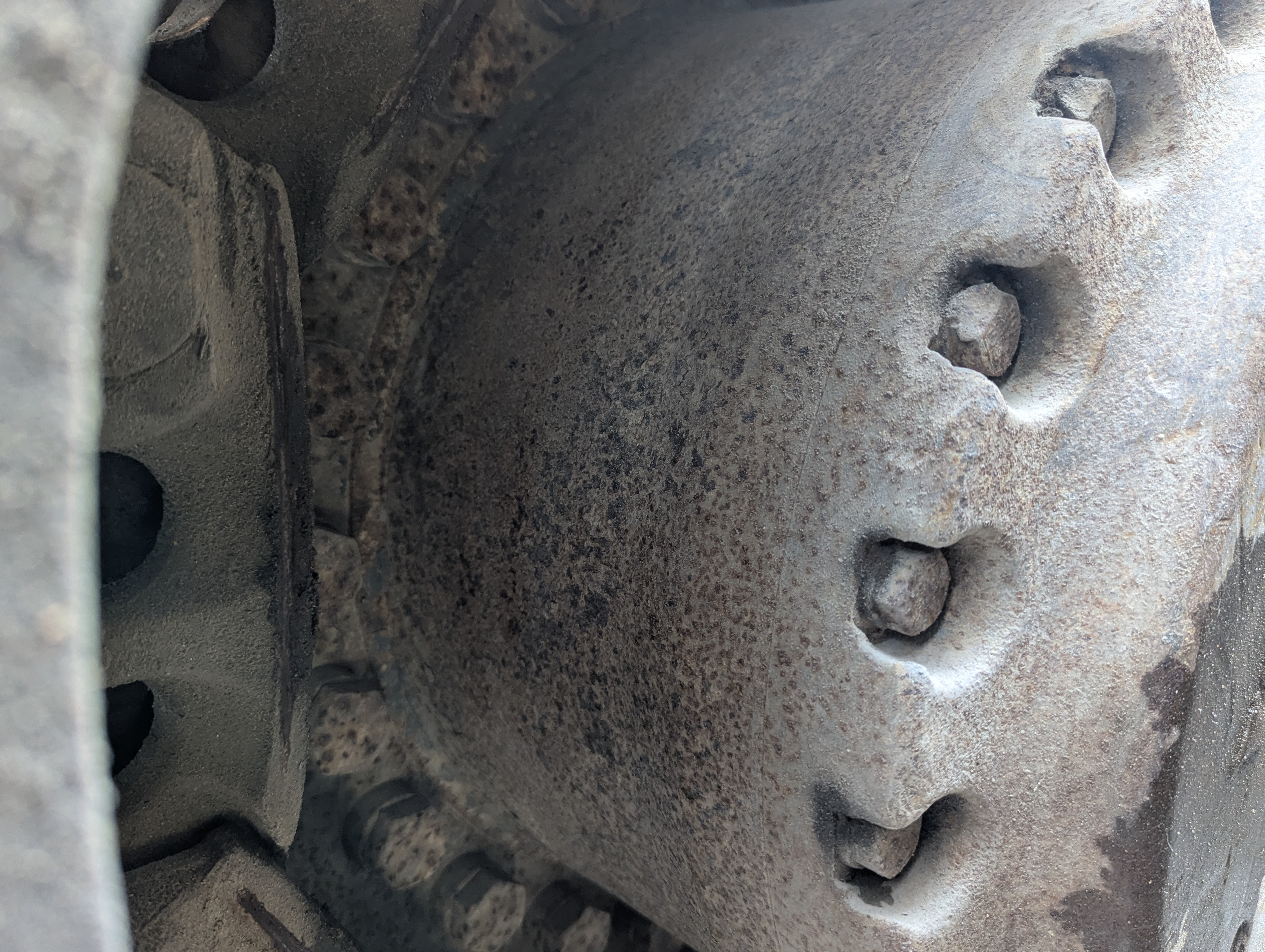 LEX-009-Volvo-EC480DH-Large-excavators-inspection-Undercarriage-Final-drives-1