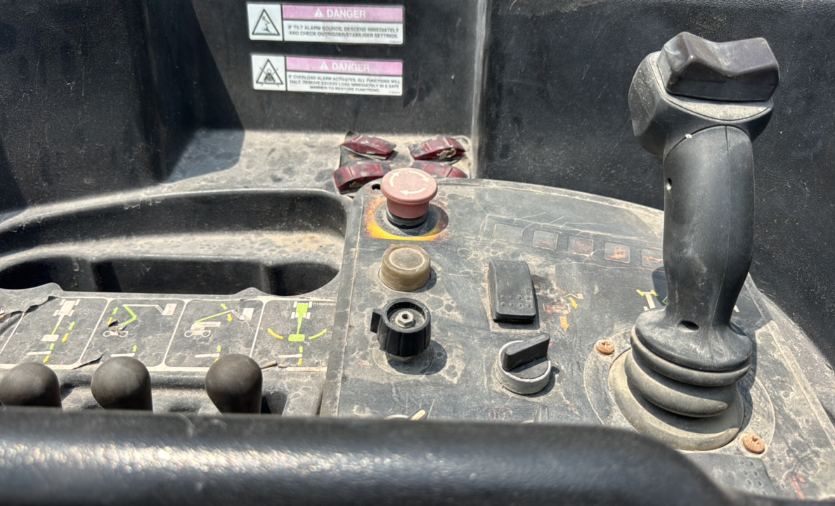 BLA-019-Nifty-210SD-Boom-lifts-inspection-Cabin-Platform-control-1