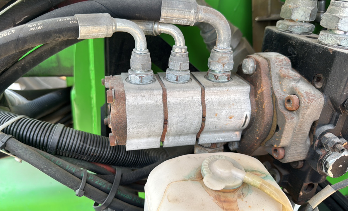 BLA-019-Nifty-210SD-Boom-lifts-inspection-Hydraulics-Hydraulic-pump-1