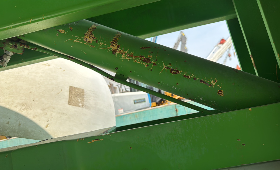 BLA-019-Nifty-210SD-Boom-lifts-inspection-Chassis-Boom-lift-cylinder-1