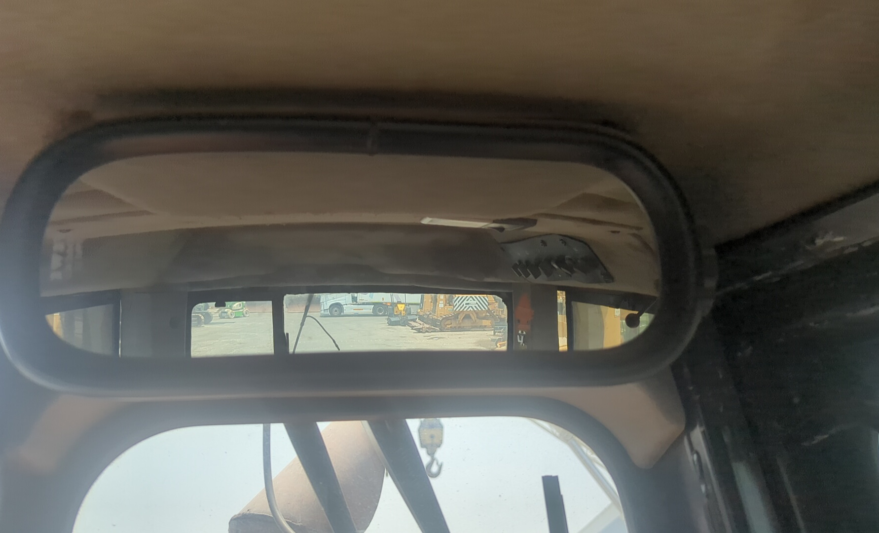 CDB-014-كاتربيلر-D8T-بلدوزرات-مجنزرة-فحص-الكابينة-المرايا-1
