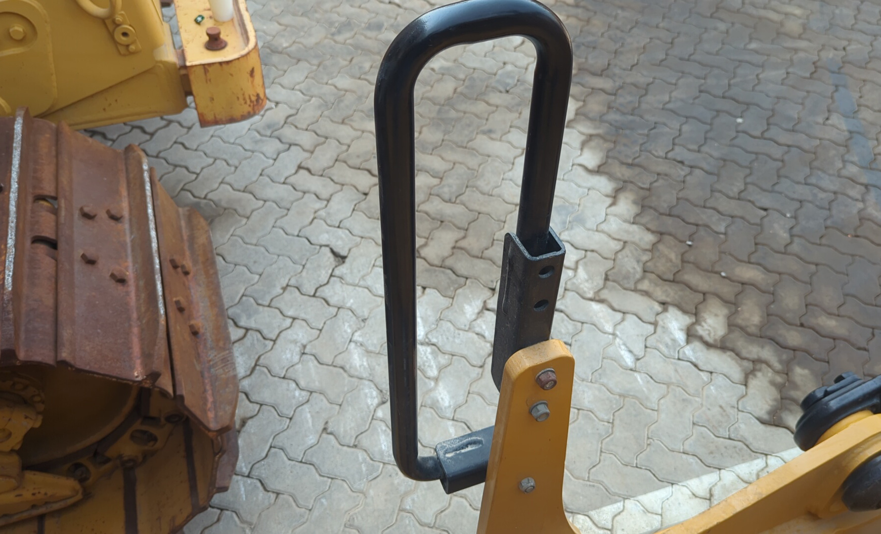 CDB-013-كاتربيلر-D8T-بلدوزرات-مجنزرة-فحص-الهيكل-الدرابزين-1