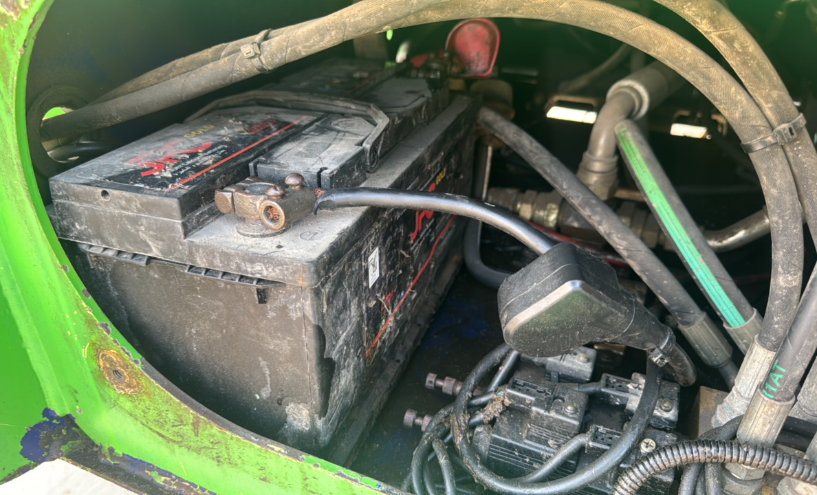 BLA-019-Nifty-210SD-Boom-lifts-inspection-Electronic-Battery-1