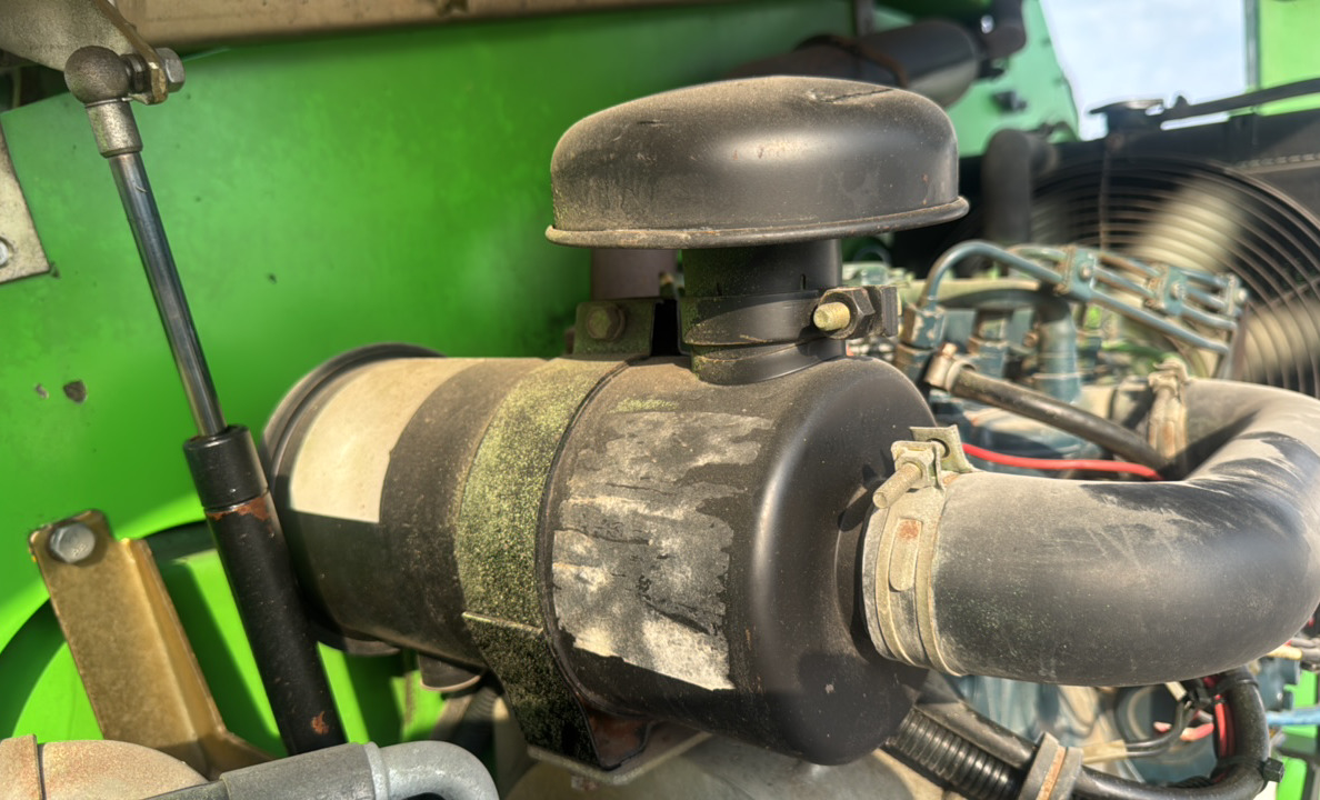BLA-019-Nifty-210SD-Boom-lifts-inspection-Engine-Air-intake-system-1
