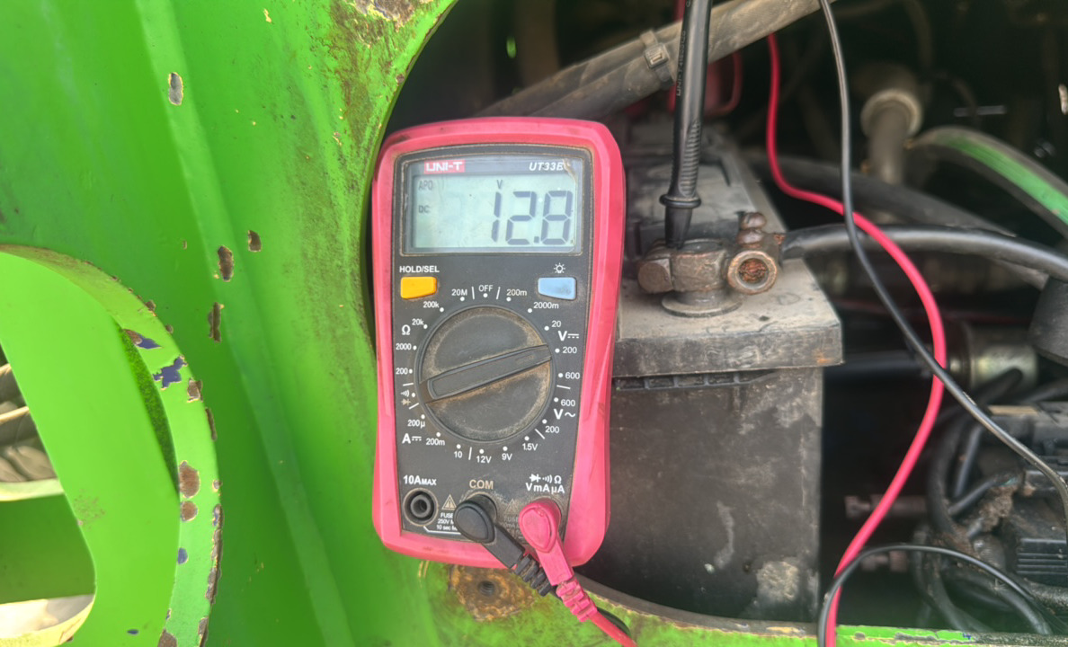 BLA-019-Nifty-210SD-Boom-lifts-inspection-Electronic-Battery-2