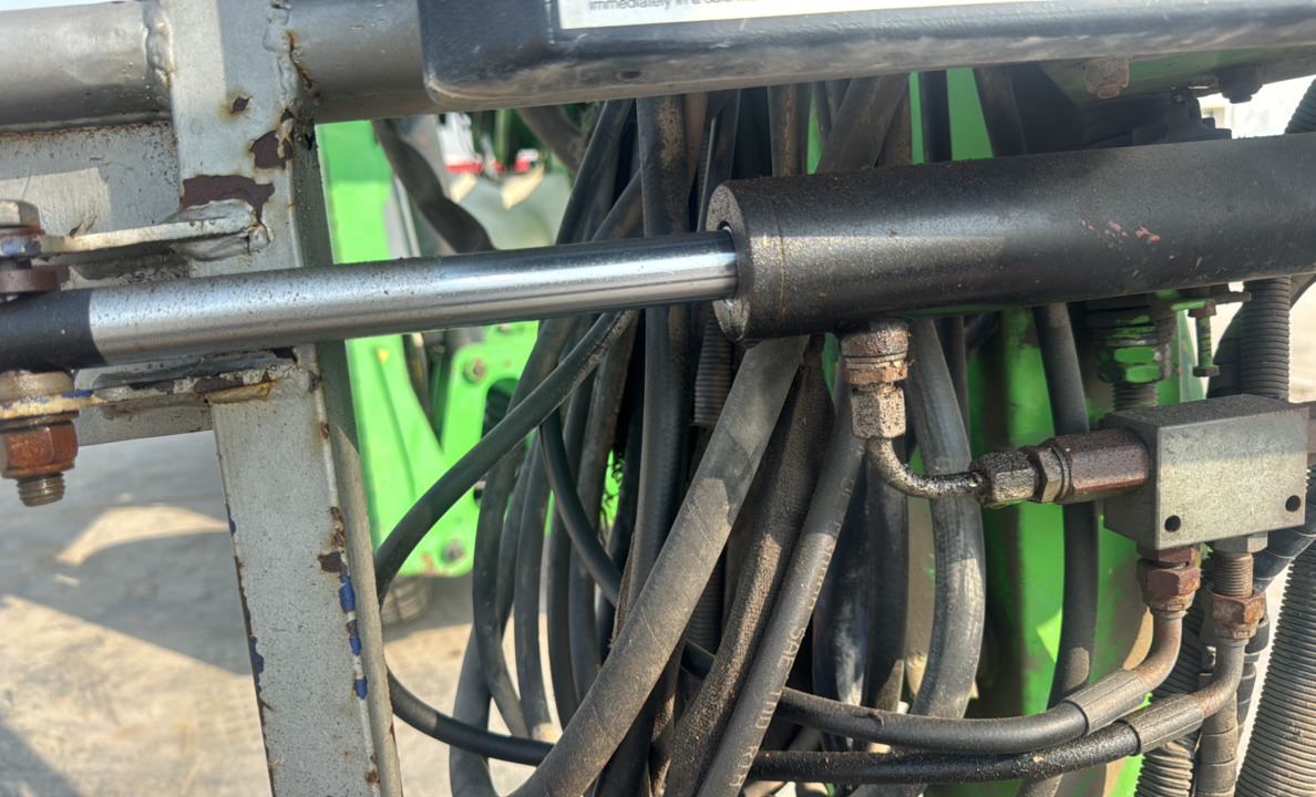 BLA-019-Nifty-210SD-Boom-lifts-inspection-Hydraulics-Platform-swing-cylinders-1