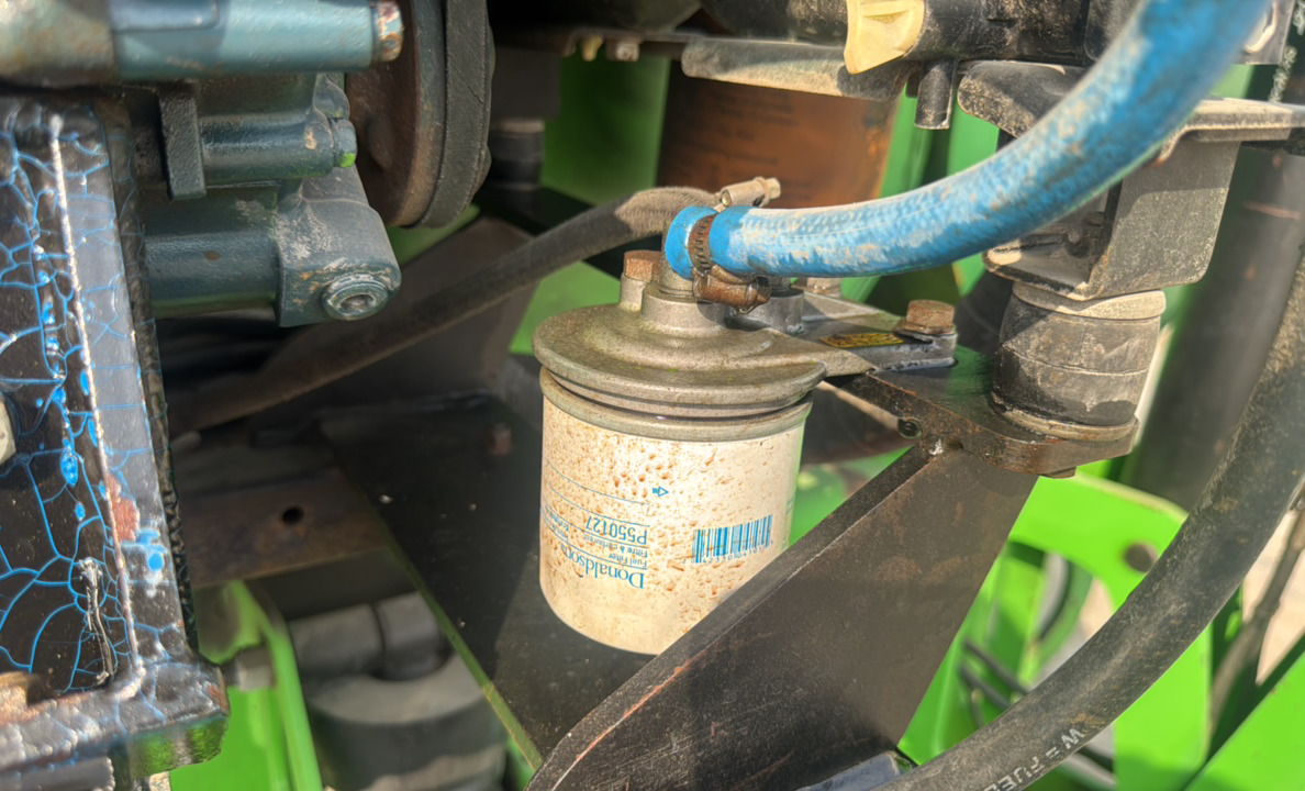 BLA-019-Nifty-210SD-Boom-lifts-inspection-Engine-Fuel-leaks-1