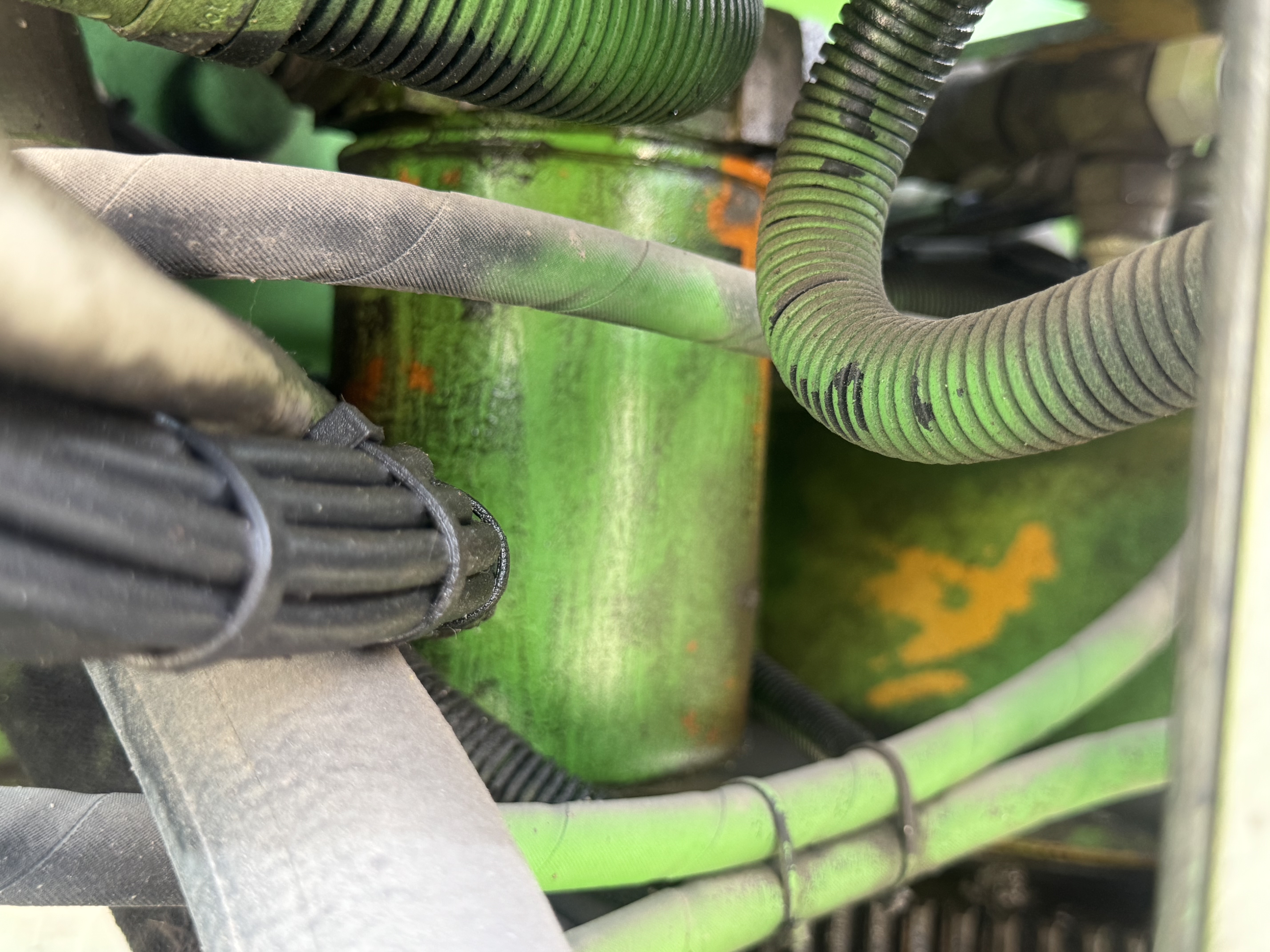 BLA-019-Nifty-210SD-Boom-lifts-inspection-Hydraulics-Hydraulic-filters-1