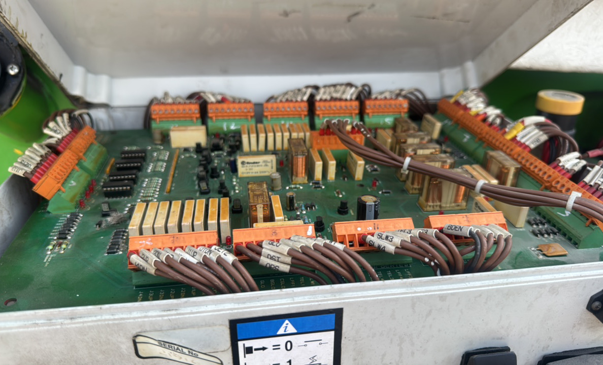 BLA-019-Nifty-210SD-Boom-lifts-inspection-Electronic-Main-harness-3