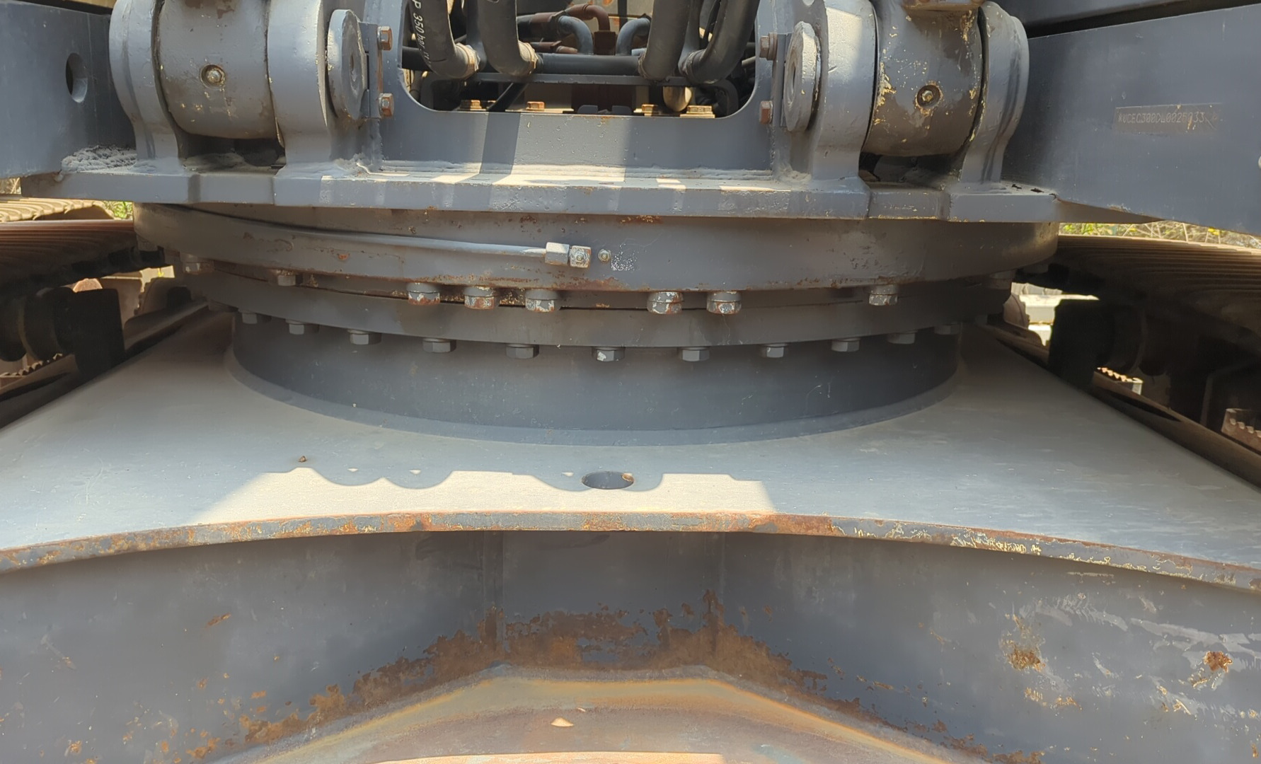 LEX-008-Volvo-EC480DL-Large-excavators-inspection-Hydraulics-Turntable/slewing-assembly-1