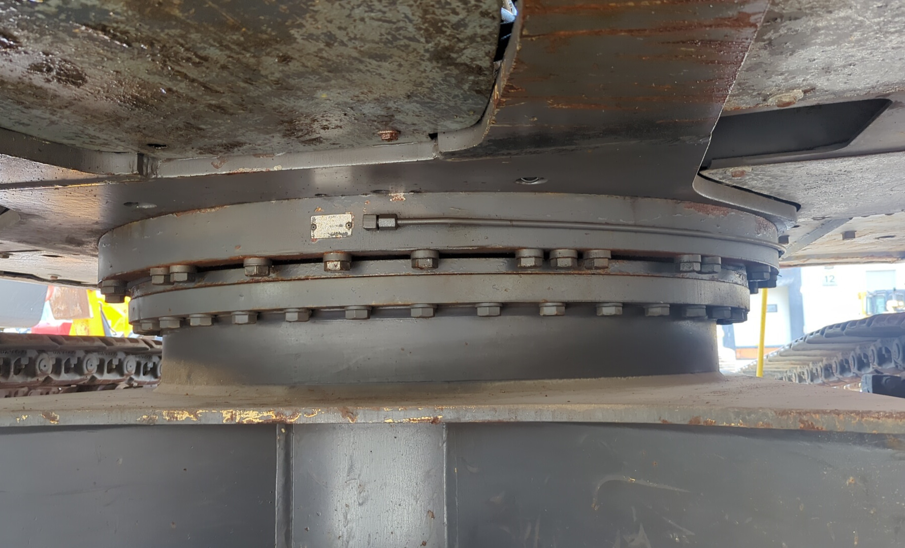 LEX-008-Volvo-EC480DL-Large-excavators-inspection-Hydraulics-Turntable/slewing-assembly-1
