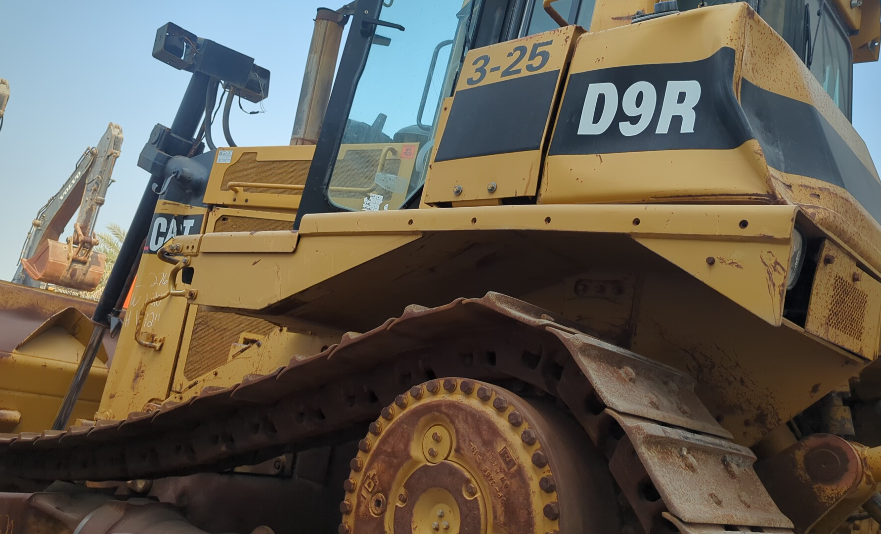CDB-011-كاتربيلر-D9R-بلدوزرات-مجنزرة-فحص-الهيكل-الصبغ-1