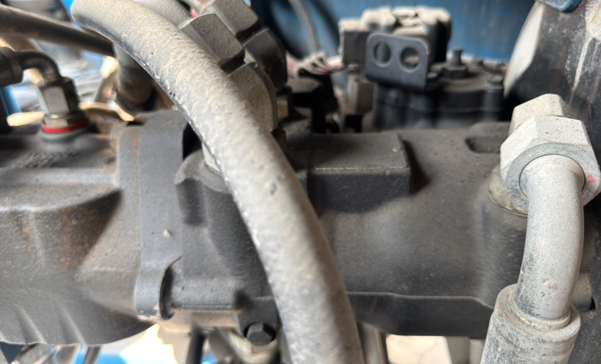 BLA-022-Genie-Z-135/70-Boom-lifts-inspection-Hydraulics-Hydraulic-pump-1