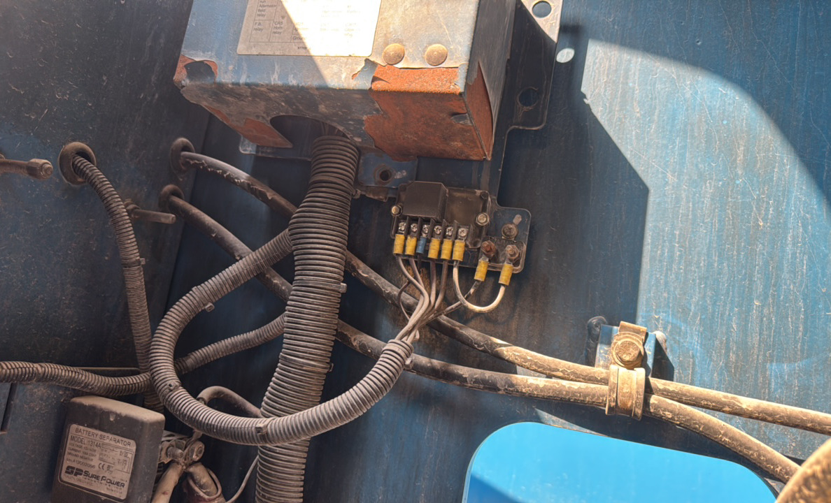 BLA-022-Genie-Z-135/70-Boom-lifts-inspection-Electronic-Fuse-box-1