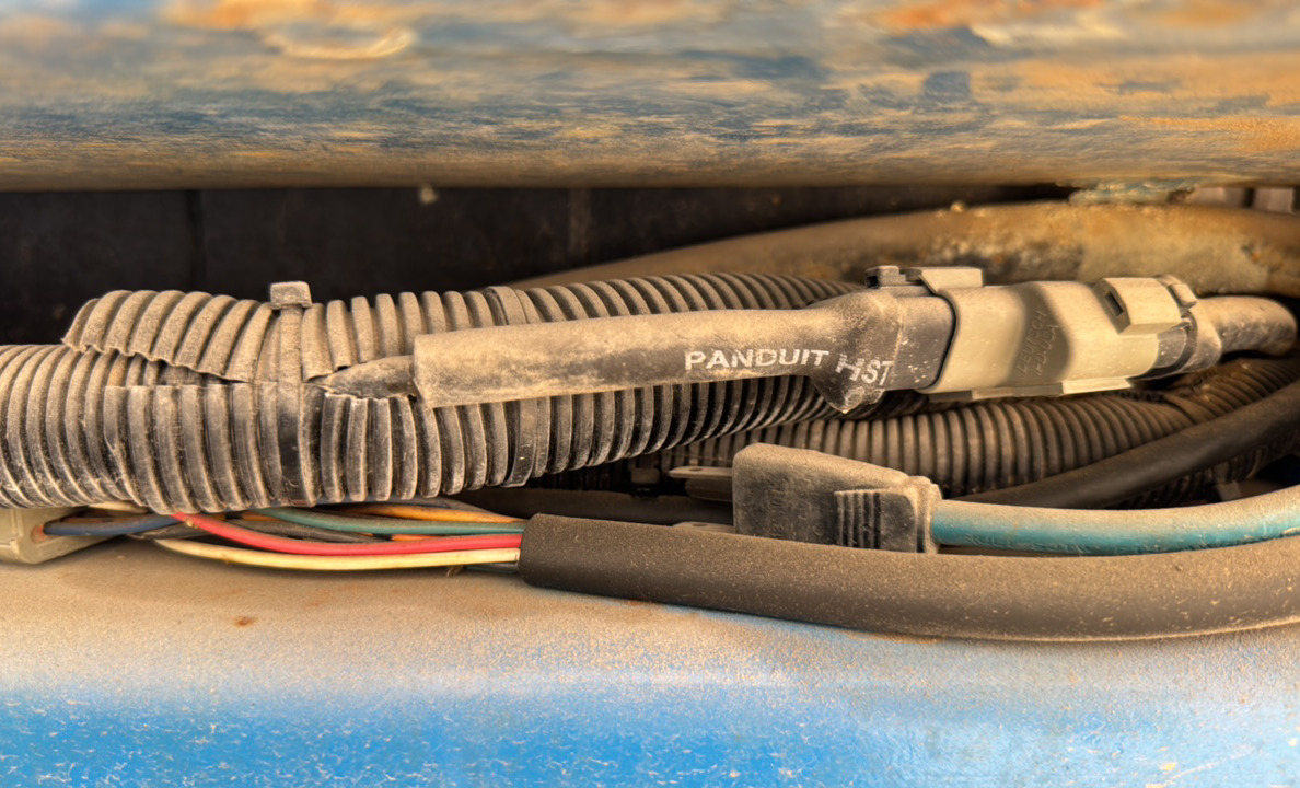 BLA-022-Genie-Z-135/70-Boom-lifts-inspection-Electronic-Main-harness-1