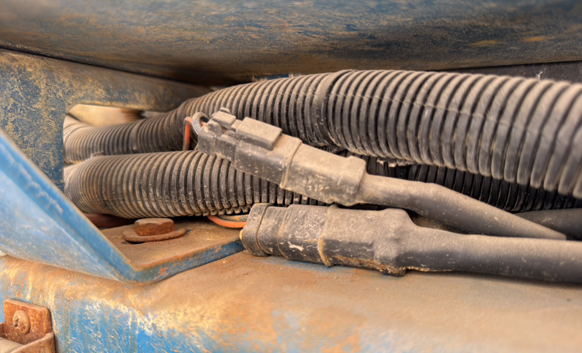 BLA-022-Genie-Z-135/70-Boom-lifts-inspection-Electronic-Main-harness-1