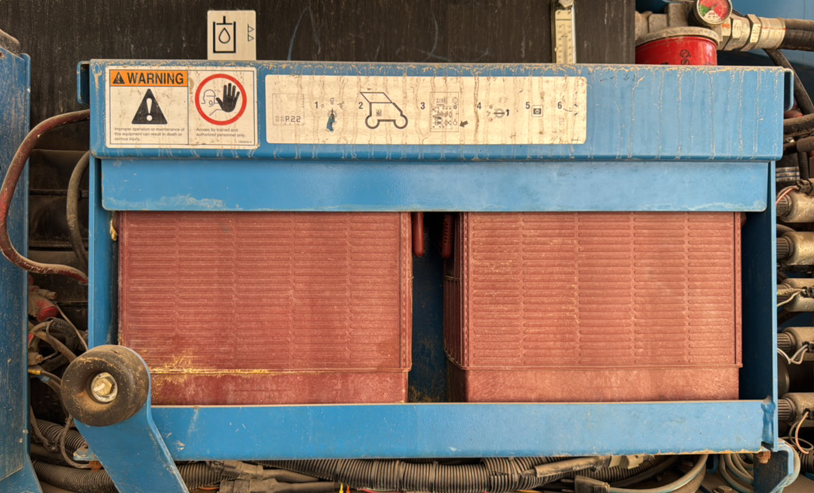 BLA-022-Genie-Z-135/70-Boom-lifts-inspection-Electronic-Battery-1