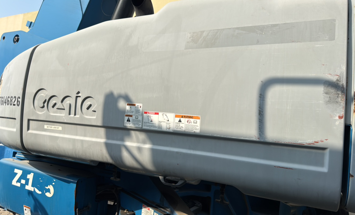 BLA-022-Genie-Z-135/70-Boom-lifts-inspection-Structure-Sheet-metal-(fiberglass)-1