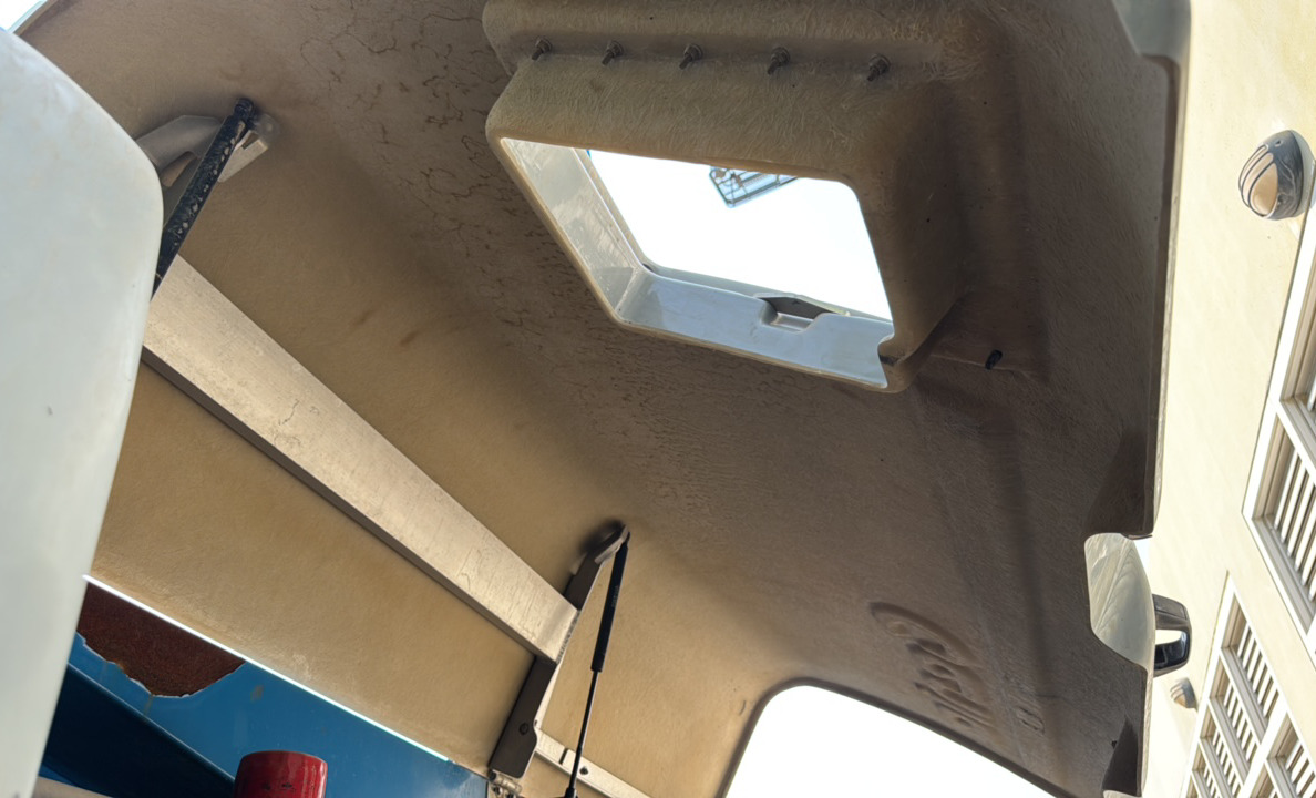 BLA-022-Genie-Z-135/70-Boom-lifts-inspection-Structure-Sheet-metal-(fiberglass)-1