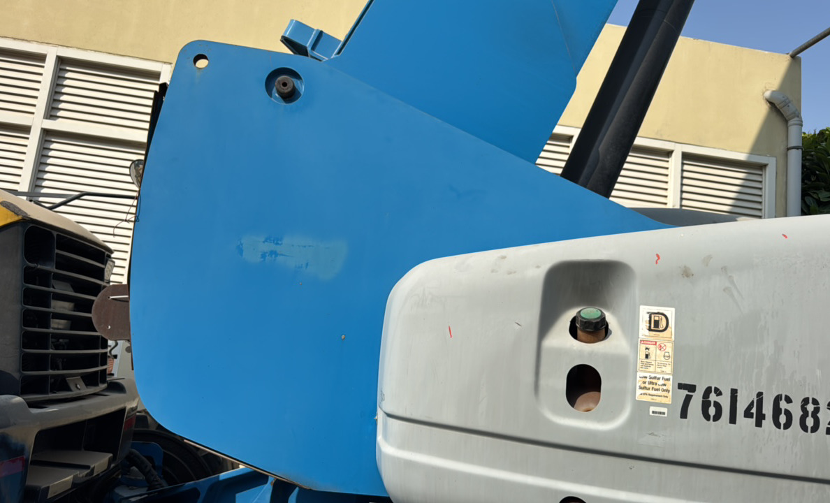 BLA-022-Genie-Z-135/70-Boom-lifts-inspection-Chassis-Boom-frame-1
