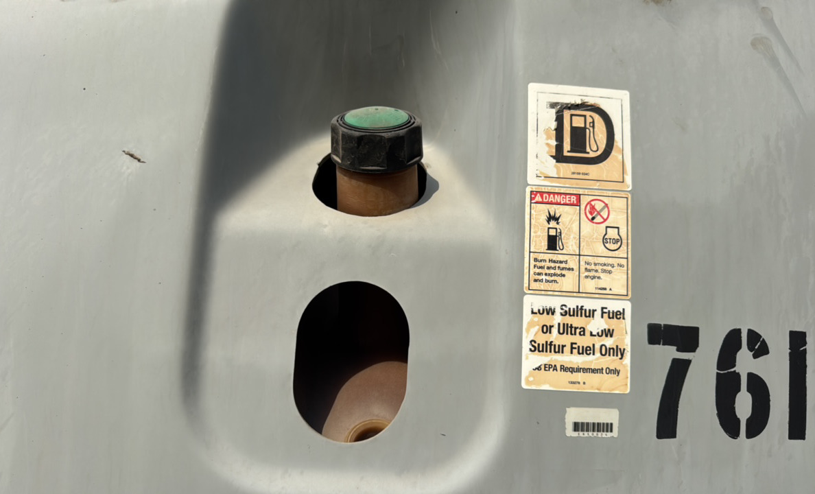BLA-022-Genie-Z-135/70-Boom-lifts-inspection-Engine-Fuel-tank-1