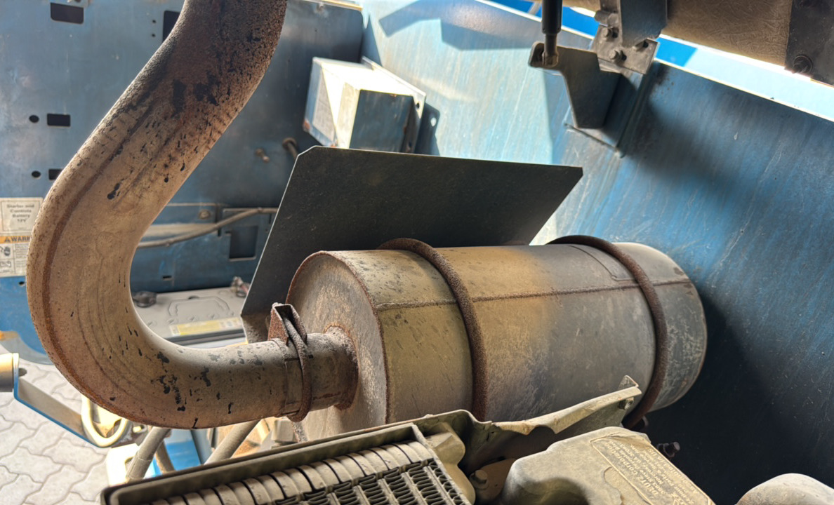 BLA-022-Genie-Z-135/70-Boom-lifts-inspection-Engine-Exhaust-system-1