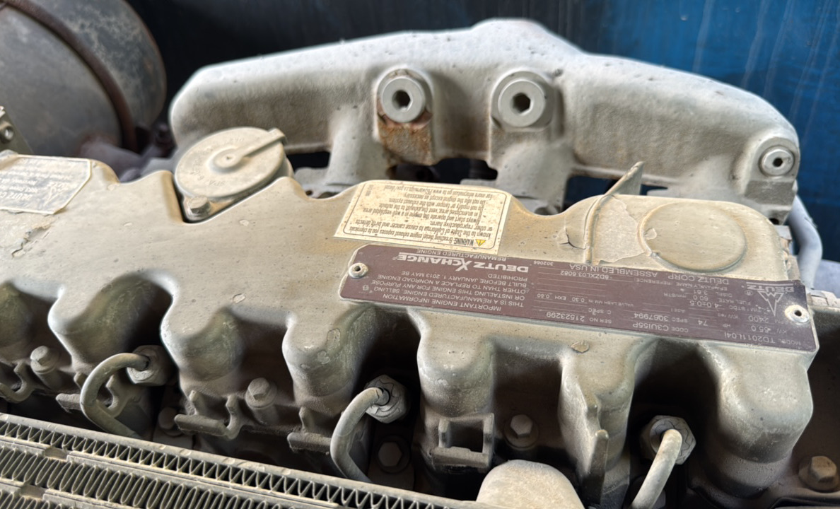 BLA-022-Genie-Z-135/70-Boom-lifts-inspection-Engine-Engine-oil-leaks-1