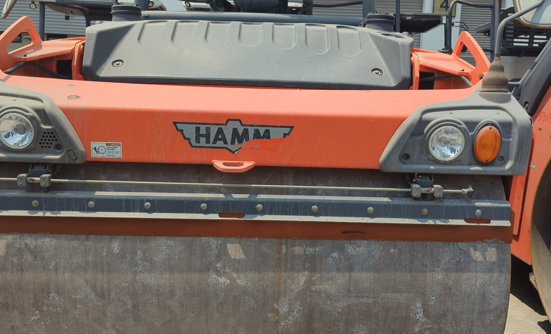SRC-012-Hamm-HD-140-VV-Tandem-rollers-inspection-Structure-Paint-1