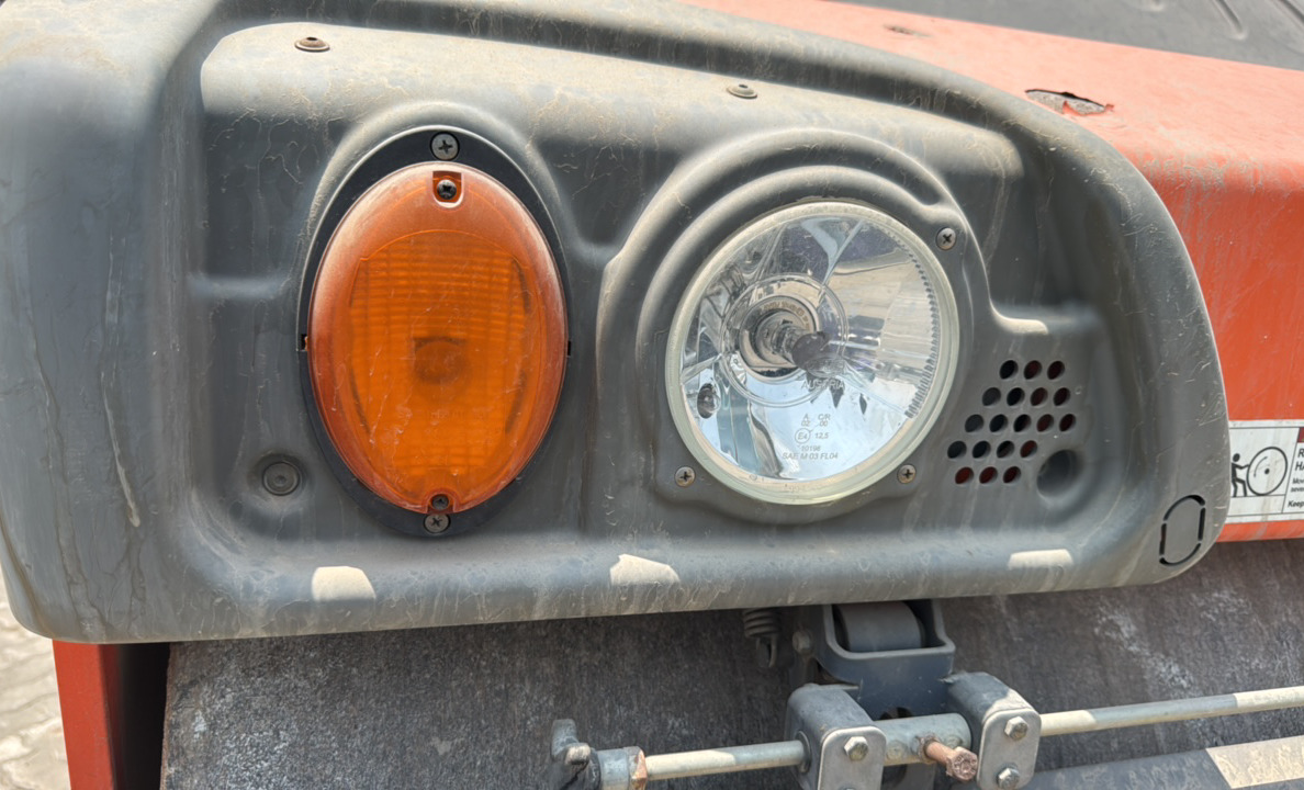SRC-012-Hamm-HD-140-VV-Tandem-rollers-inspection-Electronics-Lights-and-signals-1