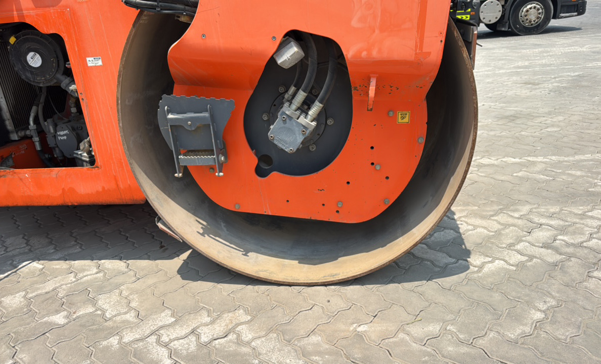 SRC-012-Hamm-HD-140-VV-Tandem-rollers-inspection-Chassis-Front-drum-1