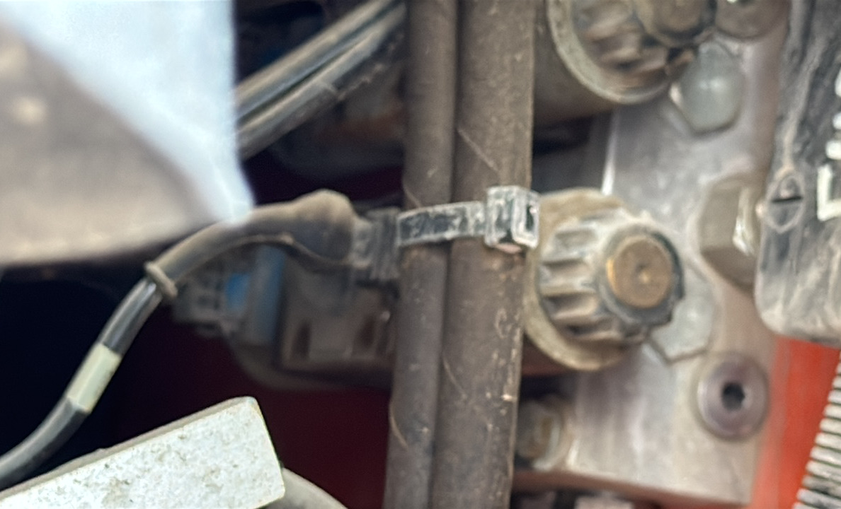 SRC-012-Hamm-HD-140-VV-Tandem-rollers-inspection-Hydraulics-Main-control-valve-(MCV)-1