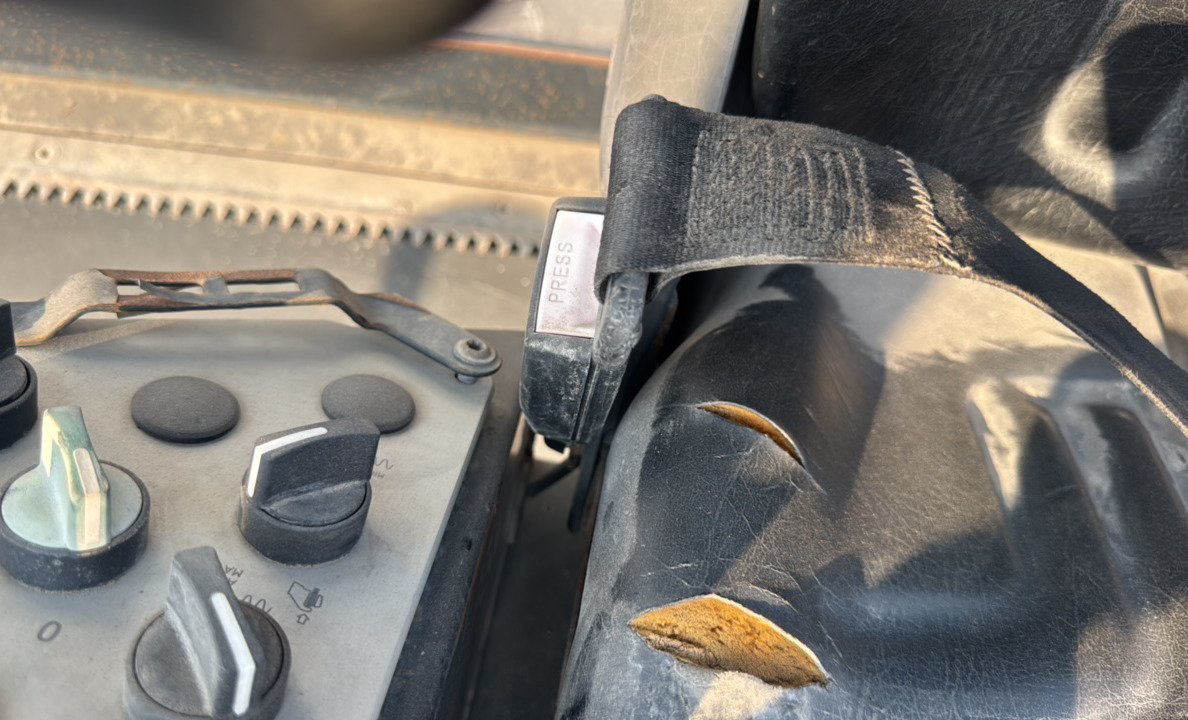 SRC-015-Bomag-BW-206-AD-05-Tandem-rollers-inspection-Safety-Seat-belts-1
