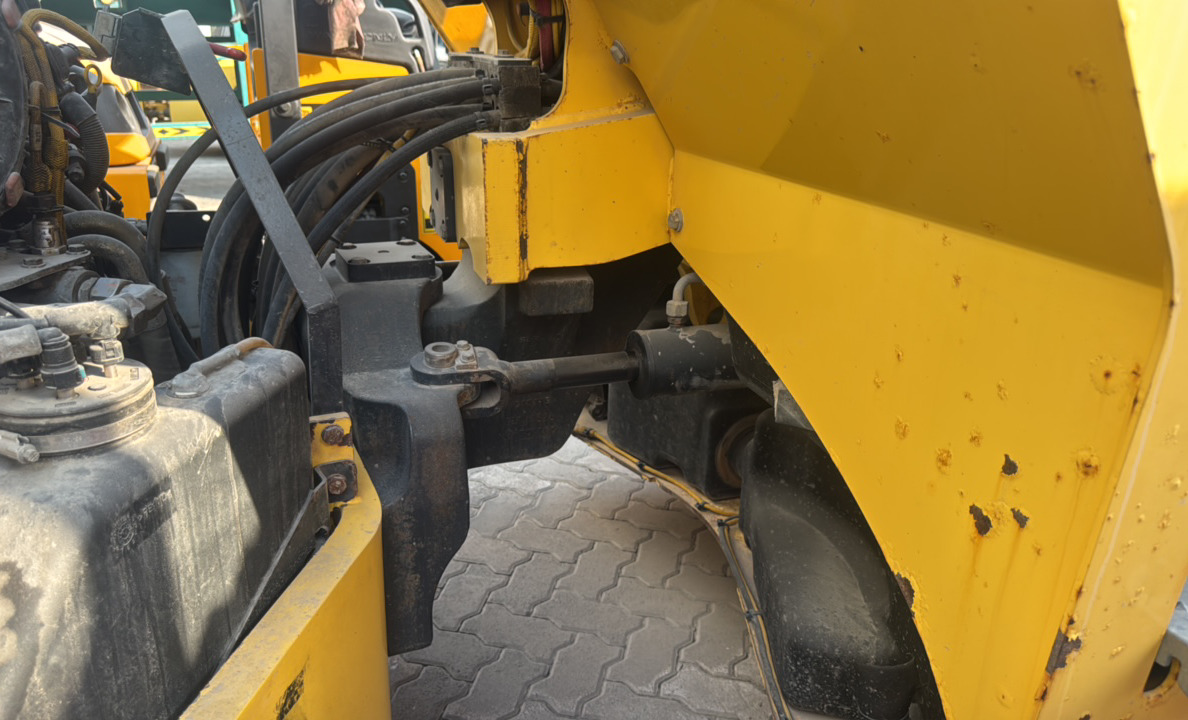 SRC-015-Bomag-BW-206-AD-05-Tandem-rollers-inspection-Structure-Articulated-joint-1
