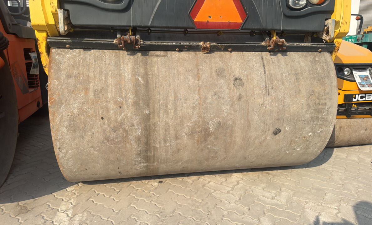 SRC-015-Bomag-BW-206-AD-05-Tandem-rollers-inspection-Chassis-Front-drum-1