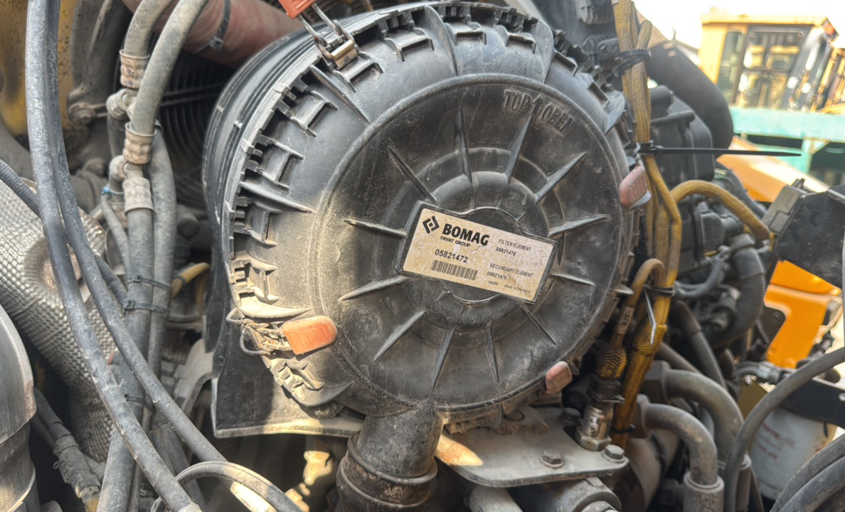 SRC-015-Bomag-BW-206-AD-05-Tandem-rollers-inspection-Engine-Air-intake-system-1