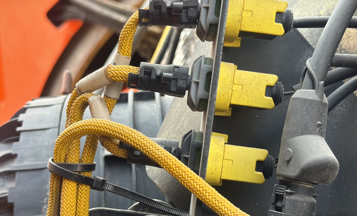 SRC-015-Bomag-BW-206-AD-05-Tandem-rollers-inspection-Hydraulics-Wiring-harness-1