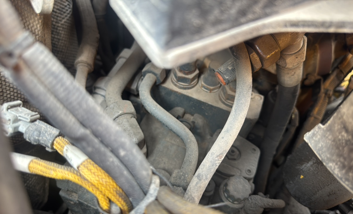 SRC-015-Bomag-BW-206-AD-05-Tandem-rollers-inspection-Hydraulics-Main-control-valve-(MCV)-1