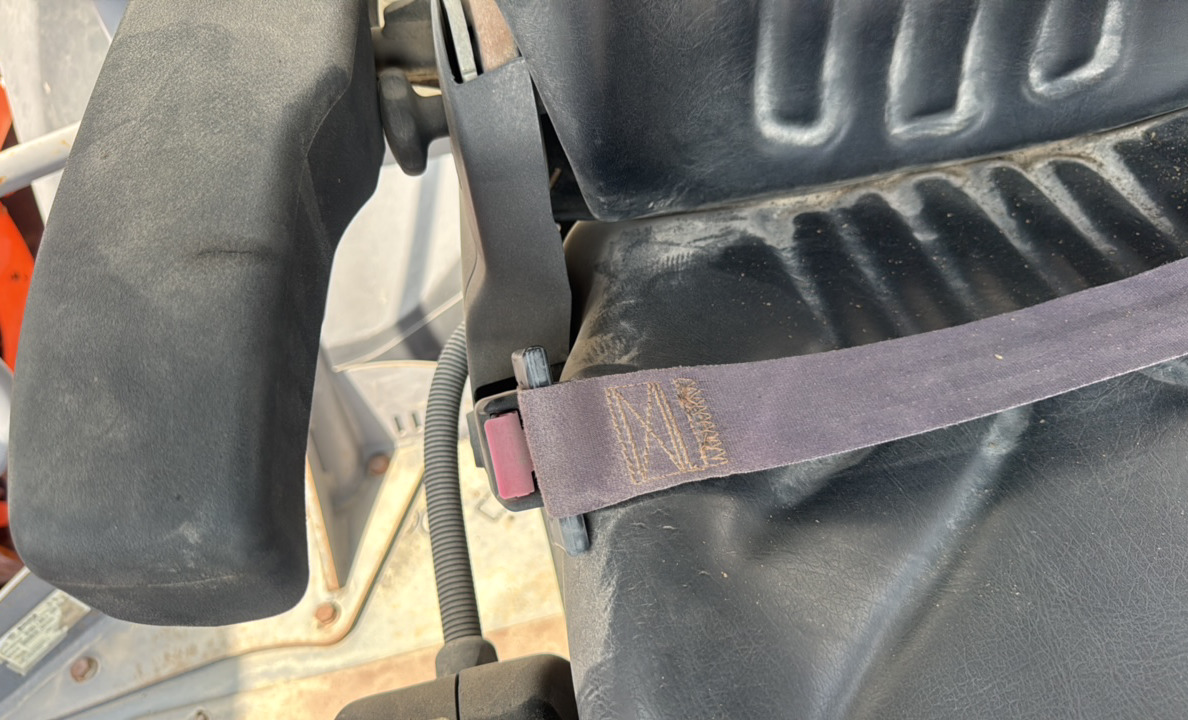 SRC-013-Hamm-HD-140-VV-HV-Tandem-rollers-inspection-Safety-Seat-belts-1