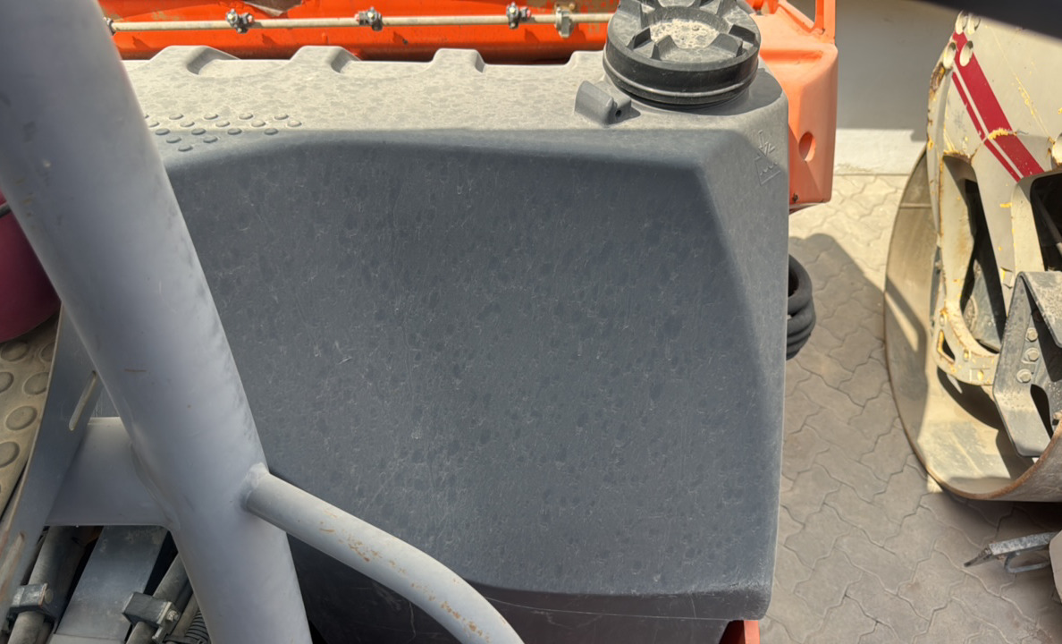 SRC-013-Hamm-HD-140-VV-HV-Tandem-rollers-inspection-Structure-Water-tank-4