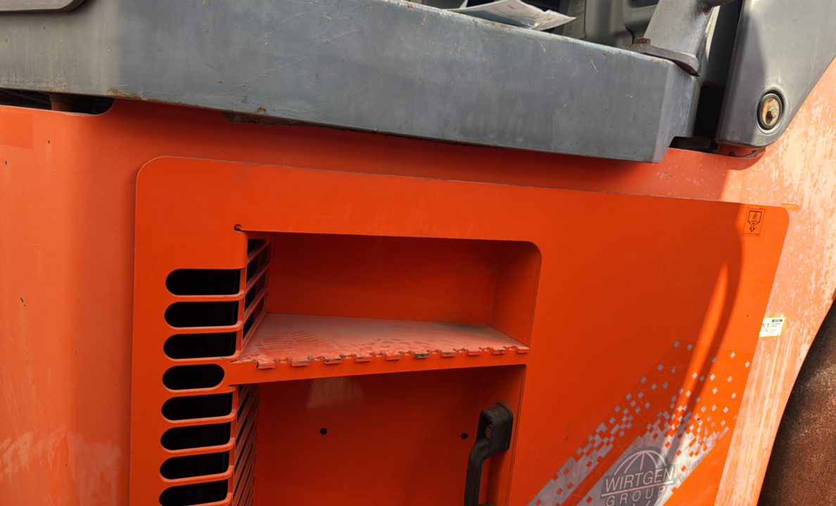 SRC-013-Hamm-HD-140-VV-HV-Tandem-rollers-inspection-Structure-Steps/ladders-1